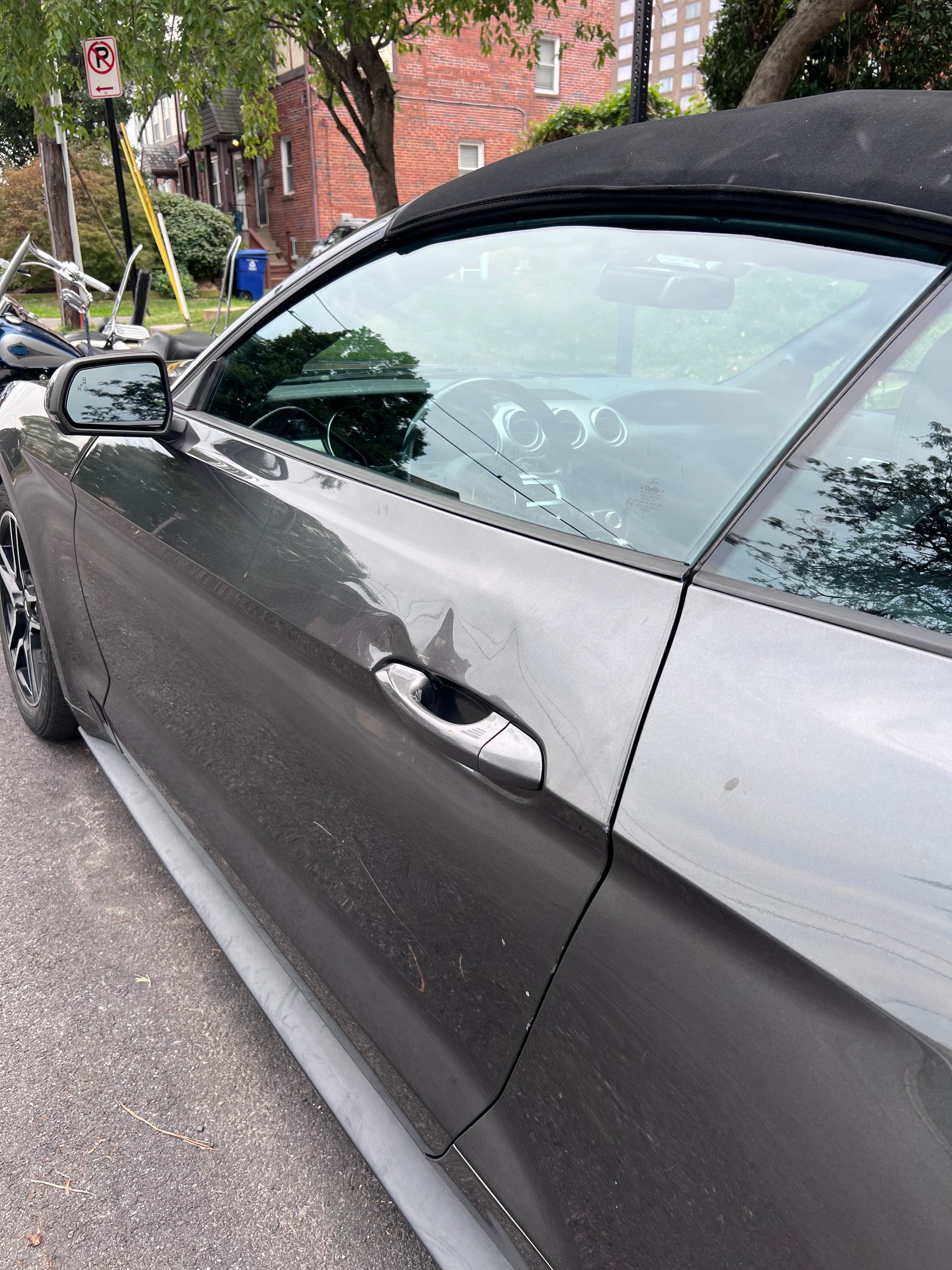 Used 2019 Ford Mustang Premium w/ Equipment Group 201A RWD image 9