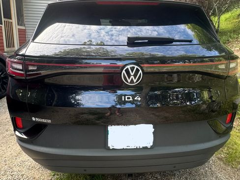 Used 2023 Volkswagen ID.4 Pro S Plus AWD/4WD image 8