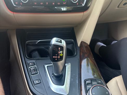 Used 2016 BMW 320i xDrive Sedan AWD/4WD image 10