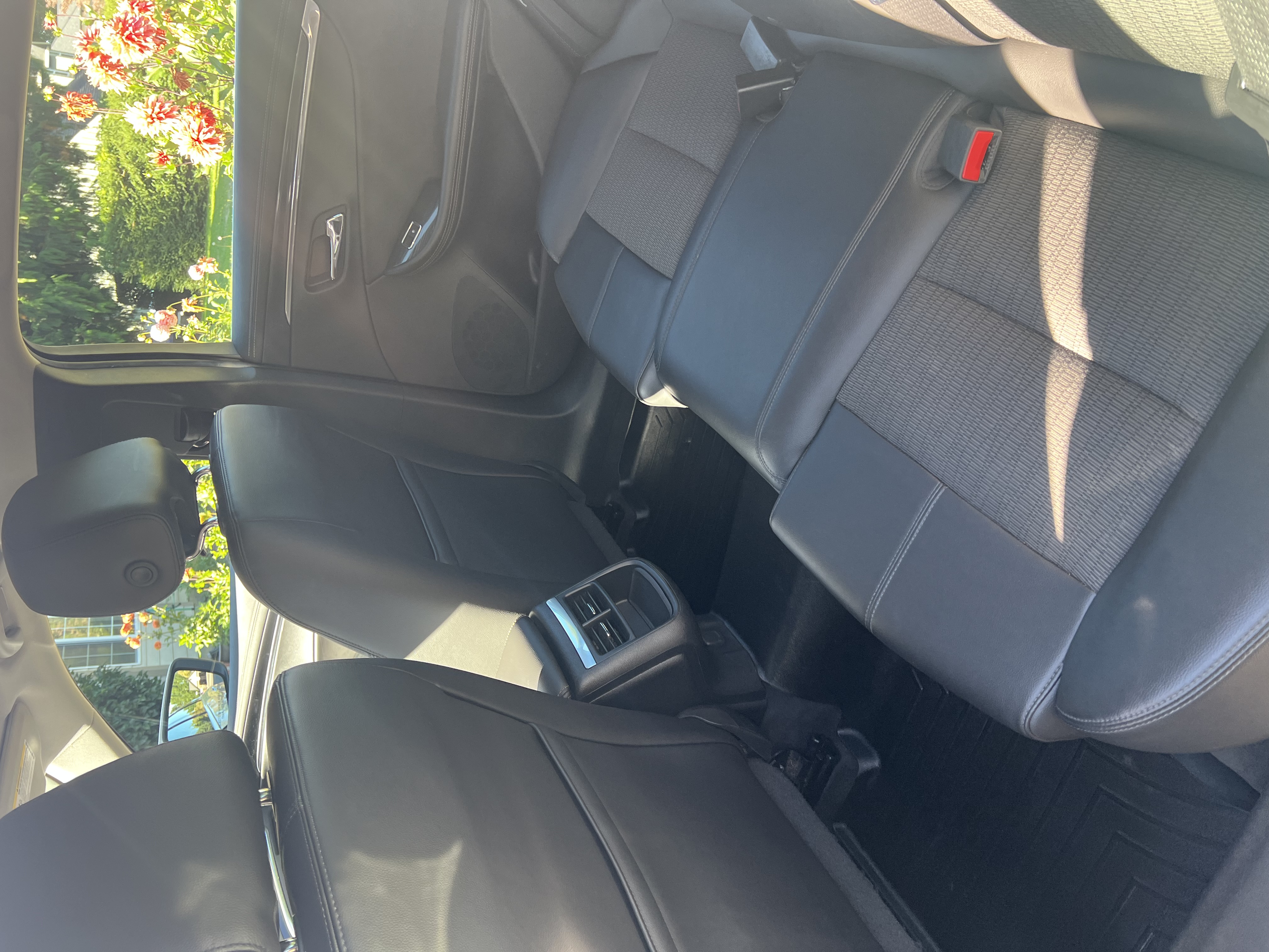 Used 2016 Chevrolet Impala LT w/ Convenience Package FWD image 5