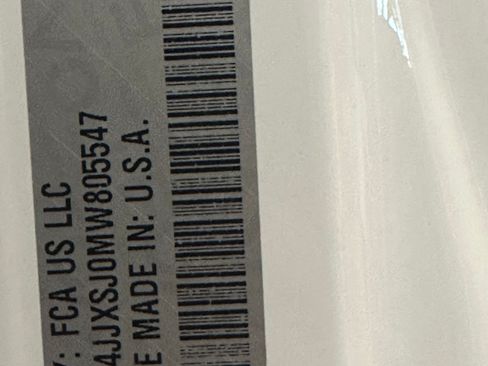 Used 2021 Jeep Wrangler Unlimited Rubicon w/ Xtreme Recon 35" Tire Package image 11