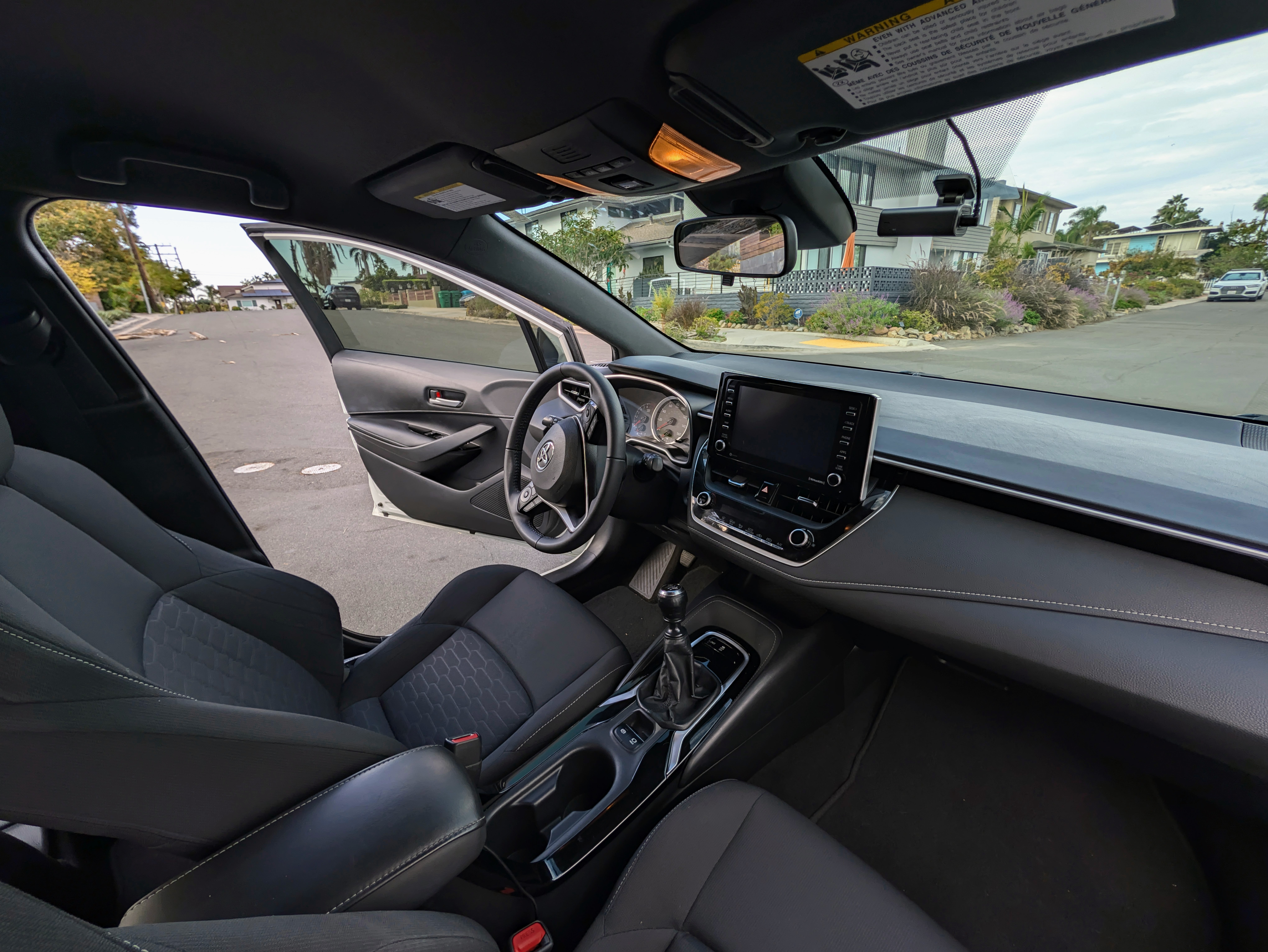 Used 2020 Toyota Corolla SE w/ Blackout Package FWD image 16