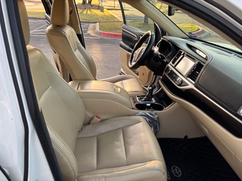Used 2015 Toyota Highlander Limited image 15