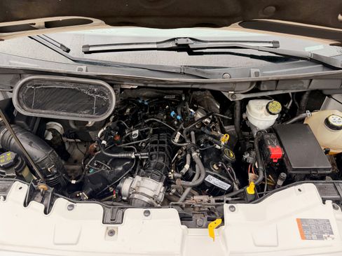 Used 2015 Ford Transit 350 XLT image 18