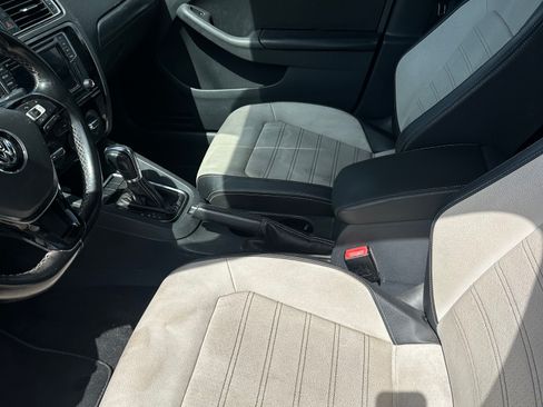 Used 2016 Volkswagen Jetta Sport w/ Lighting Package image 19