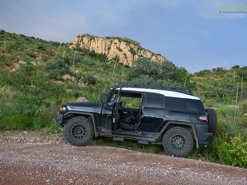 Used 2014 Toyota FJ Cruiser 4WD image 9