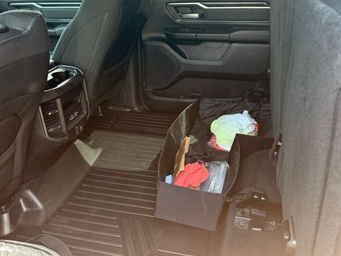 Used 2019 RAM 1500 Big Horn AWD/4WD image 18