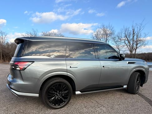 Used 2025 INFINITI QX80 Sensory image 8