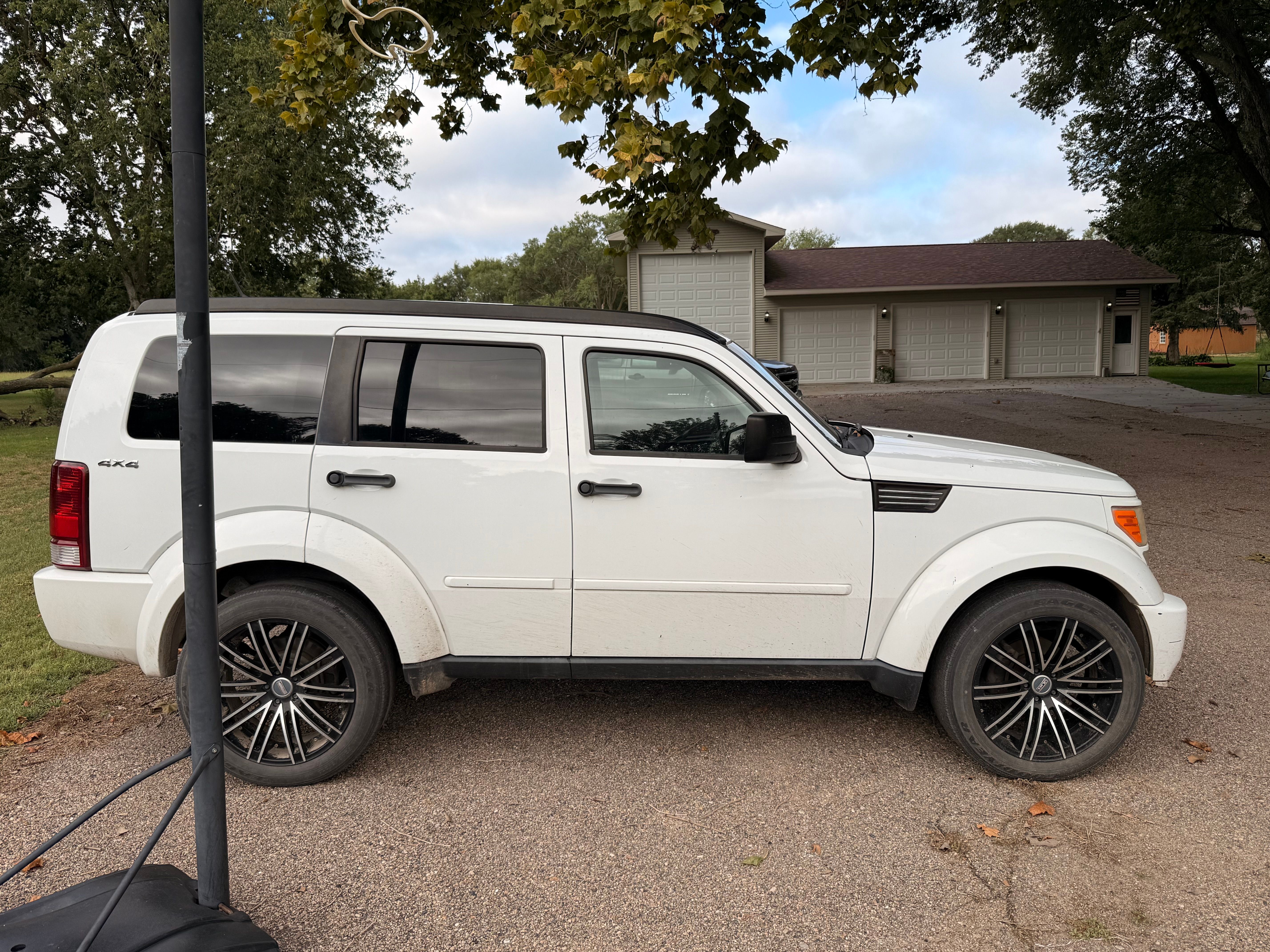 Used 2011 Dodge Nitro Heat AWD/4WD image 4