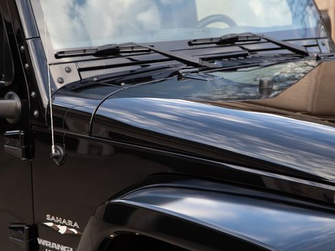 Used 2016 Jeep Wrangler Unlimited Sahara image 10