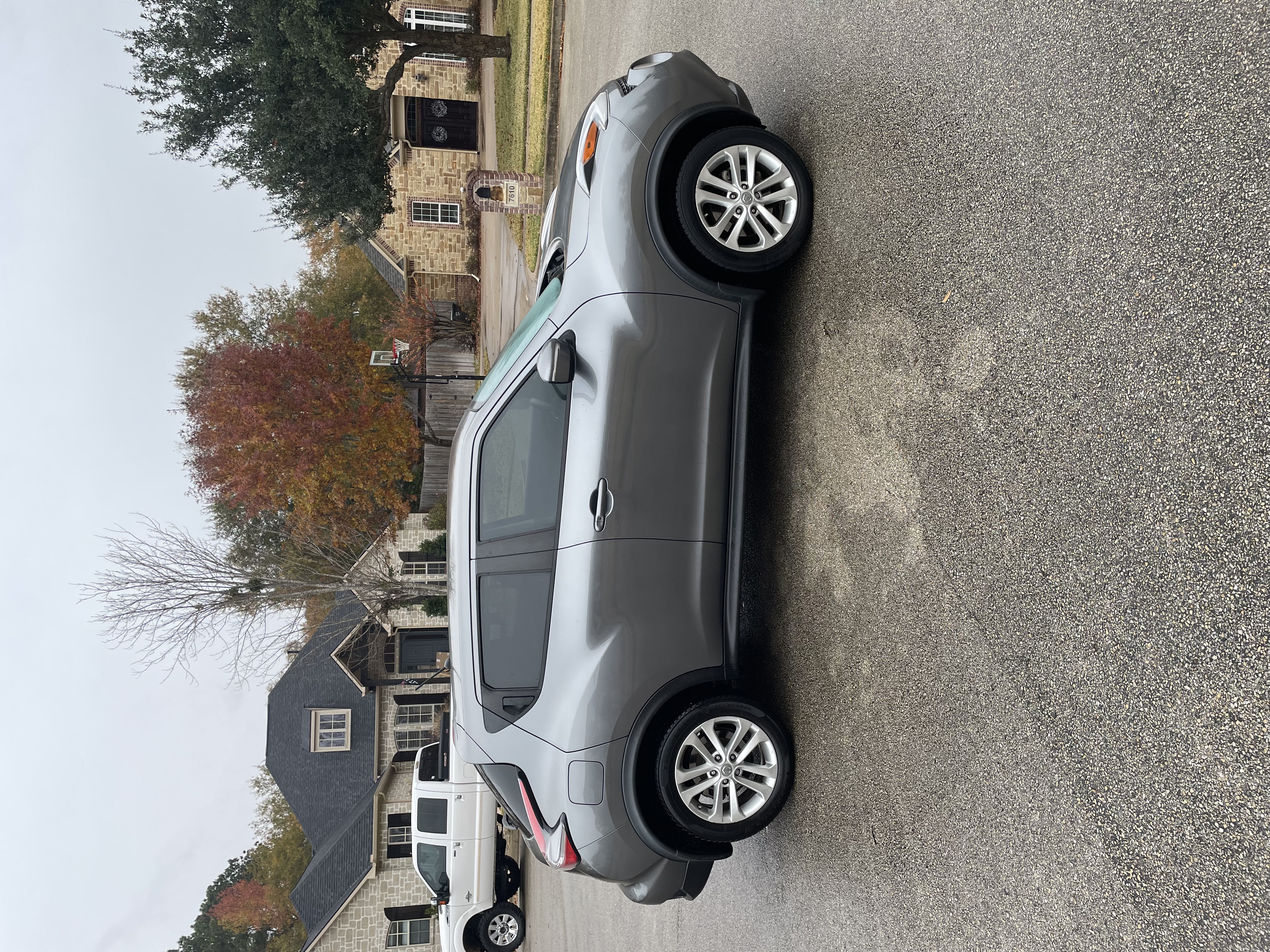 Used 2016 Nissan Juke S FWD image 6
