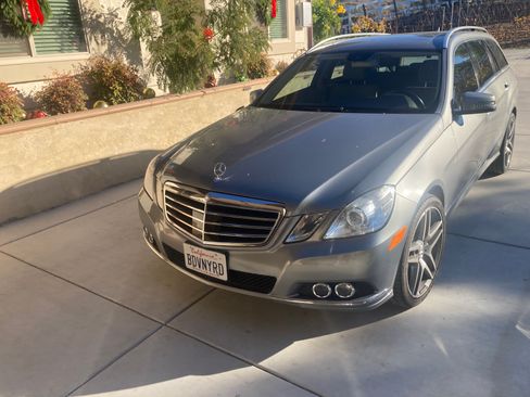 Used 2011 Mercedes-Benz E 350 4MATIC Wagon image 10