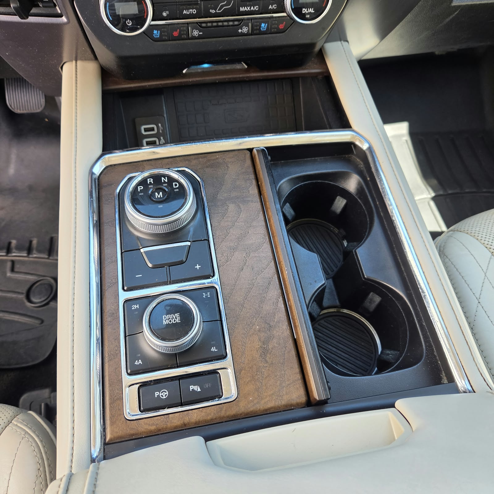 Used 2019 Ford Expedition Max Platinum AWD/4WD image 26
