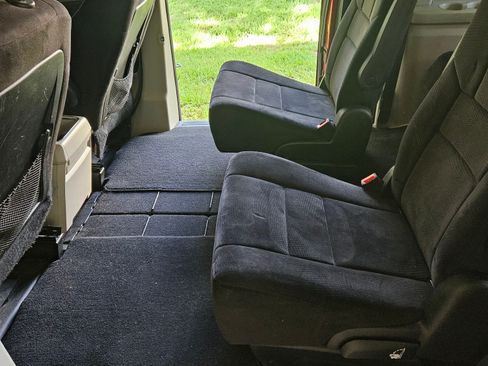 Used 2013 Dodge Grand Caravan SXT w/ Security Group image 11