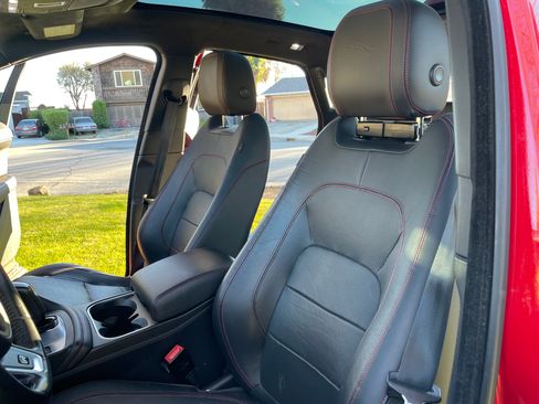 Used 2018 Jaguar E-PACE First Edition image 4