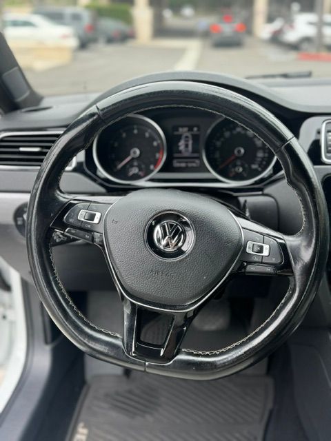 Used 2016 Volkswagen Jetta Sport w/ Lighting Package FWD image 12