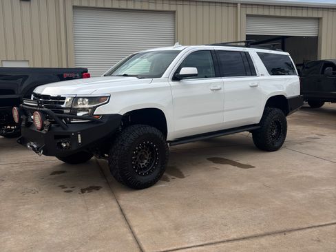 Used 2018 Chevrolet Suburban LT w/ Luxury Package image 1