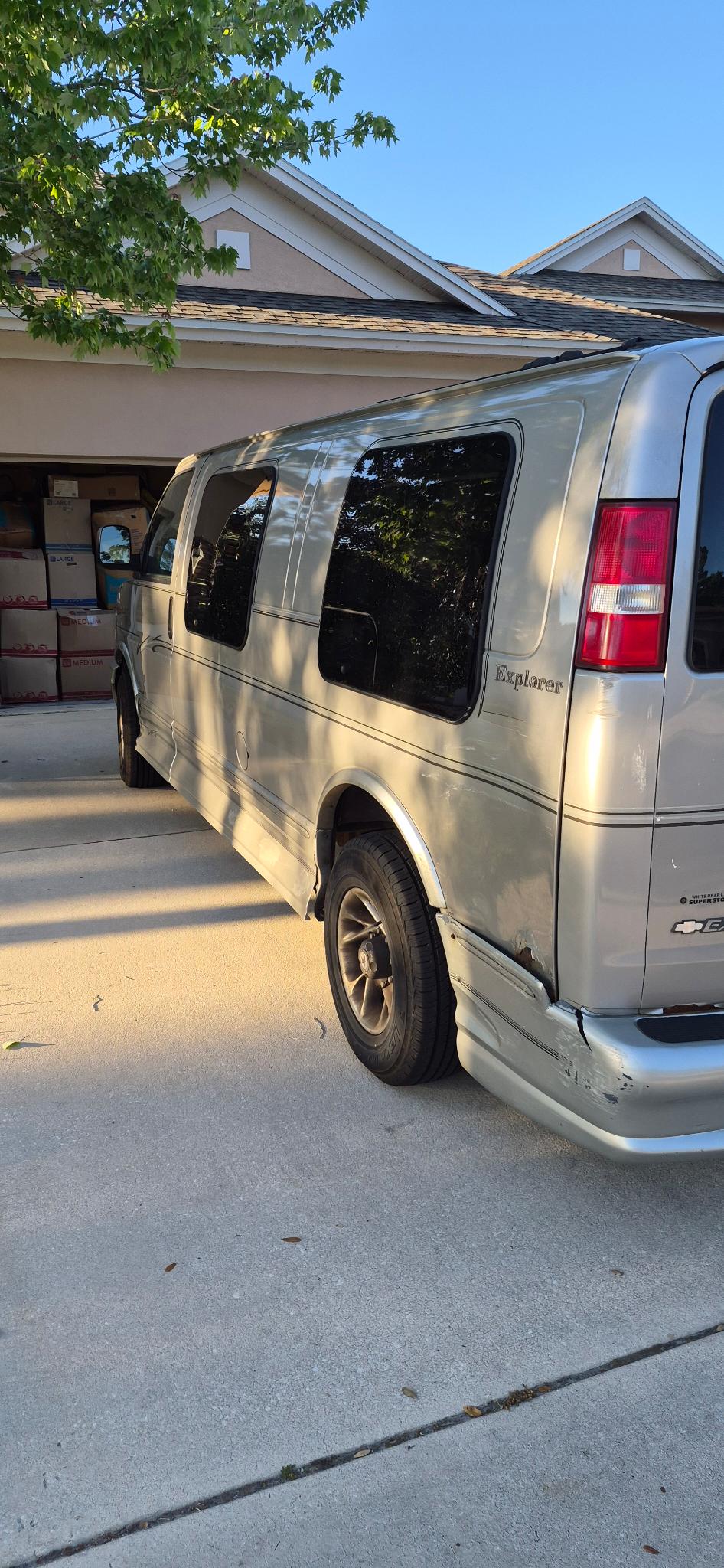 Used 2005 Chevrolet Express 2500 Extended w/ Preferred Equipment Group RWD image 6