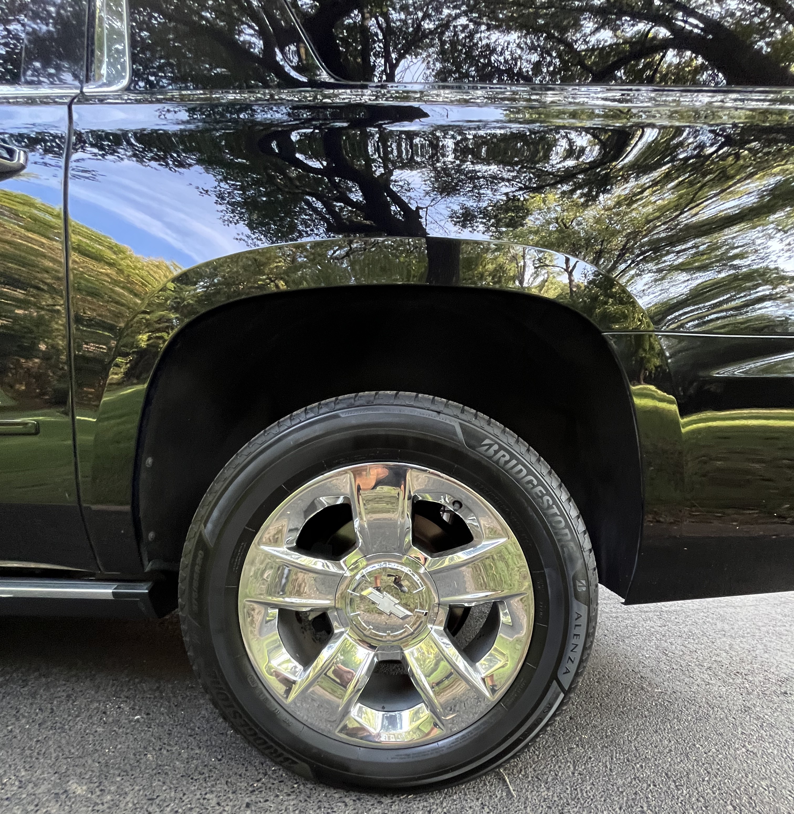 Used 2018 Chevrolet Suburban Premier AWD/4WD image 14