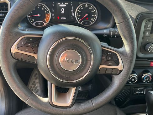 Used 2017 Jeep Renegade Sport w/ Power & Air Group image 8