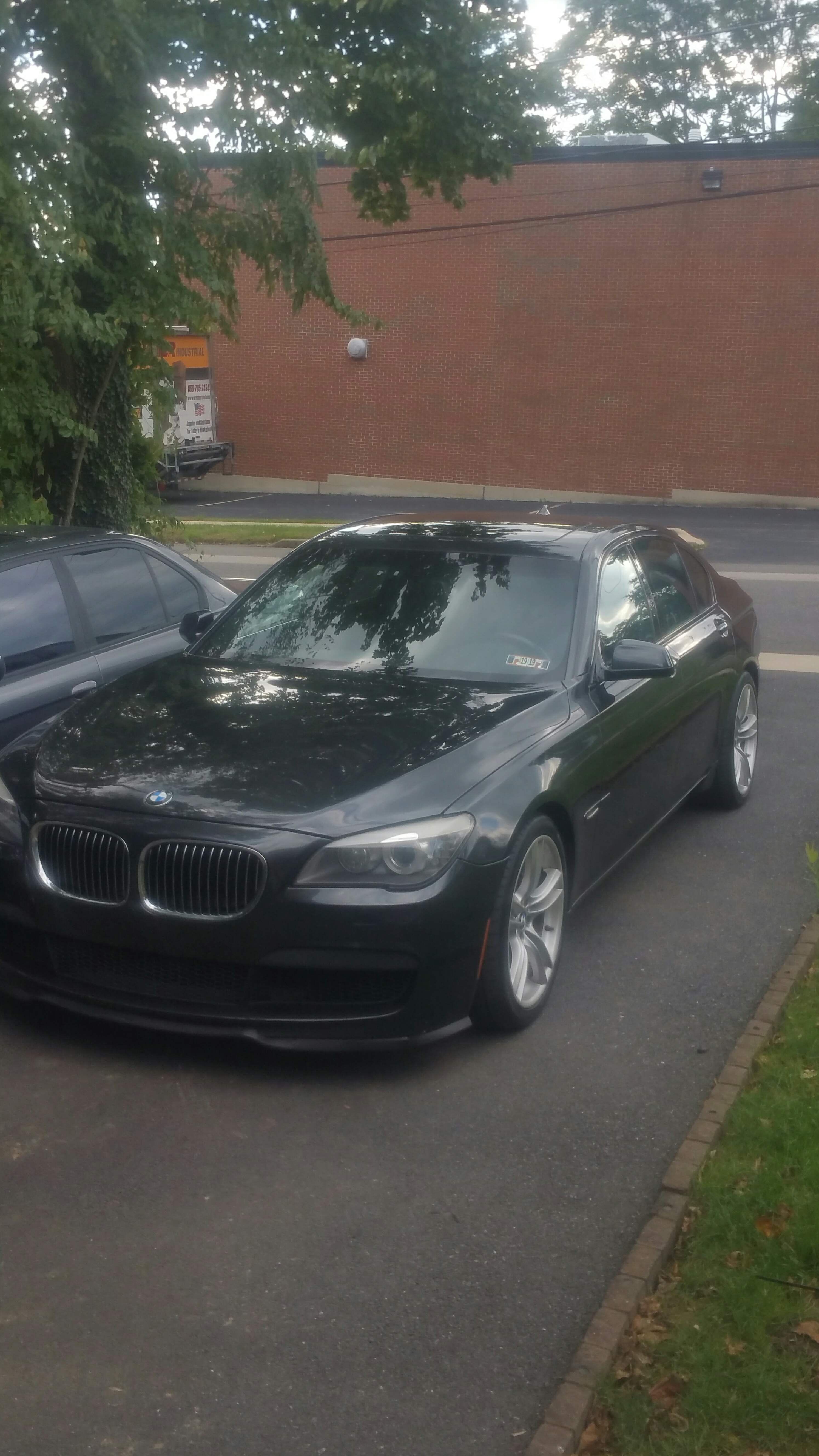Used 2011 BMW 750i RWD image 19