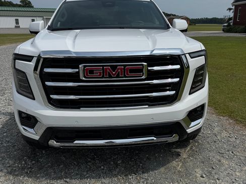 Used 2025 GMC Yukon XL Elevation AWD/4WD image 2