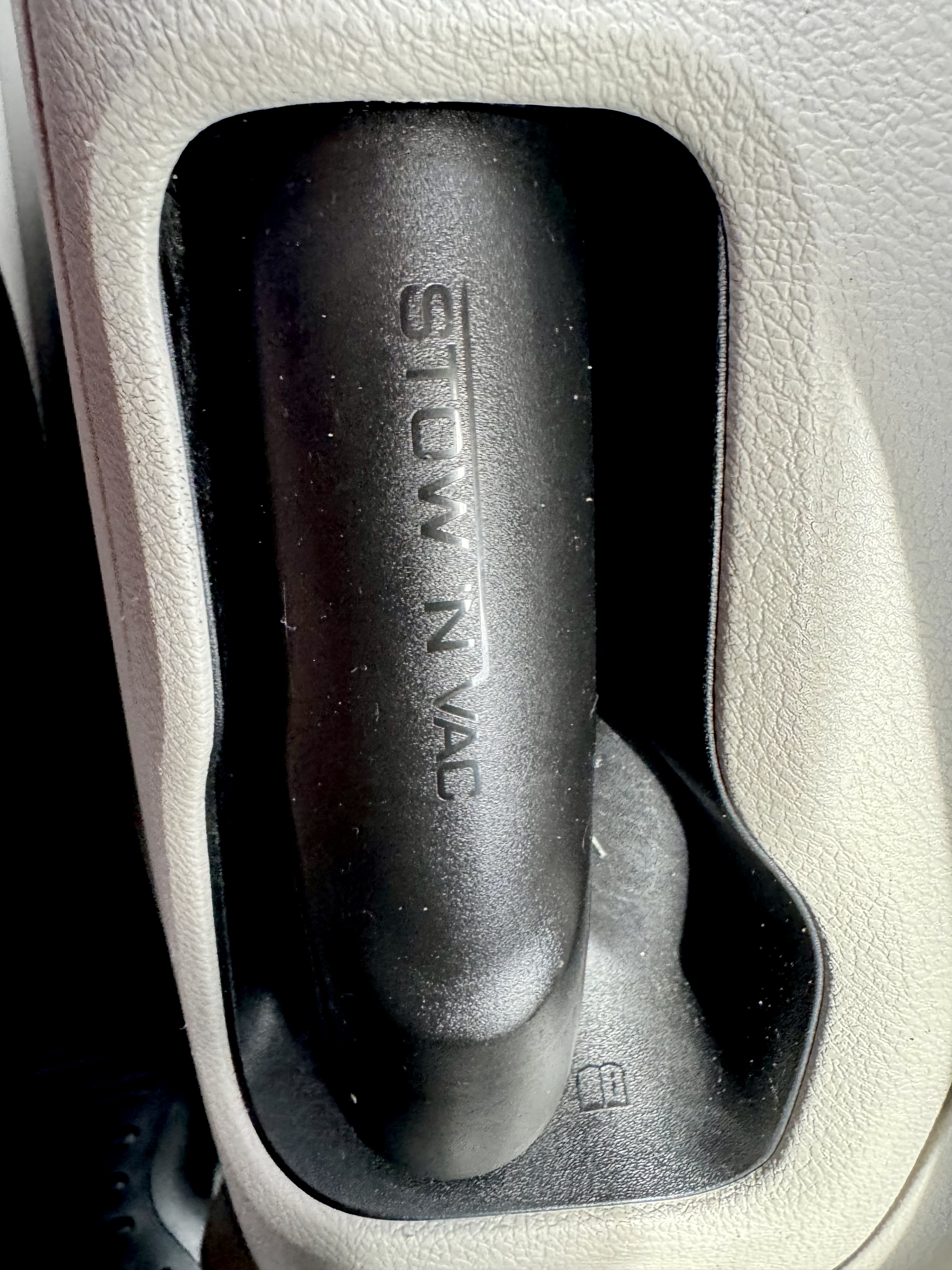 Used 2018 Chrysler Pacifica Limited w/ Tire & Wheel Group FWD image 27