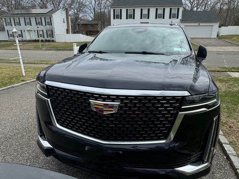 Used 2023 Cadillac Escalade Premium Luxury image 1