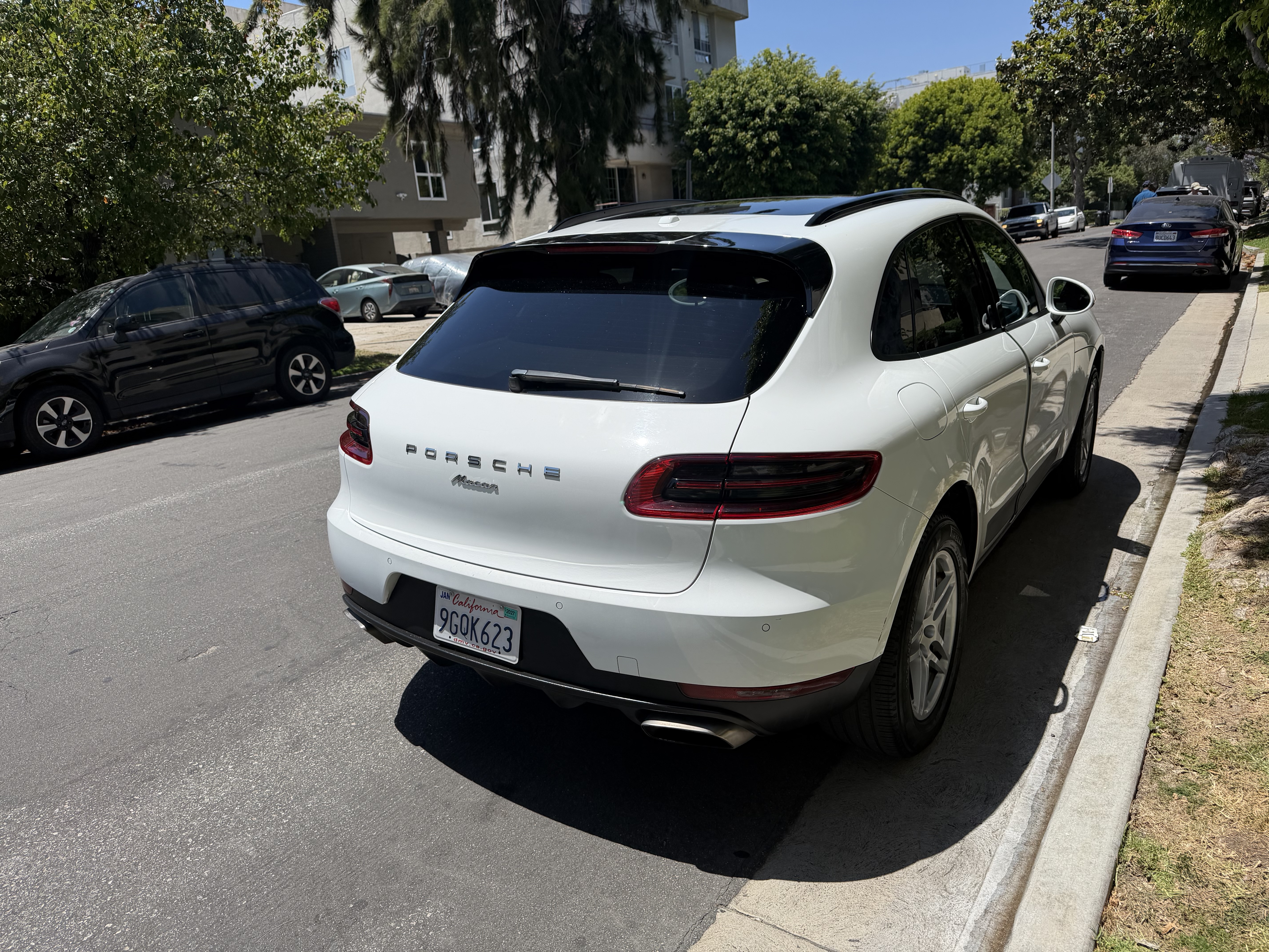 Used 2018 Porsche Macan Sport Edition AWD/4WD image 9