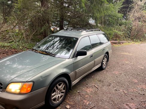 Used 2004 Subaru Outback Wagon image 5