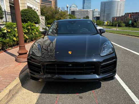 Used 2022 Porsche Cayenne S Platinum AWD/4WD image 16
