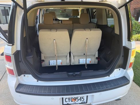 Used 2019 Ford Flex Limited FWD image 10