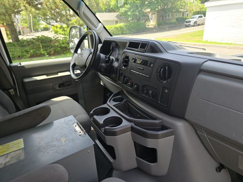 Used 2014 Ford E-150 and Econoline 150 w/ Power Group image 8
