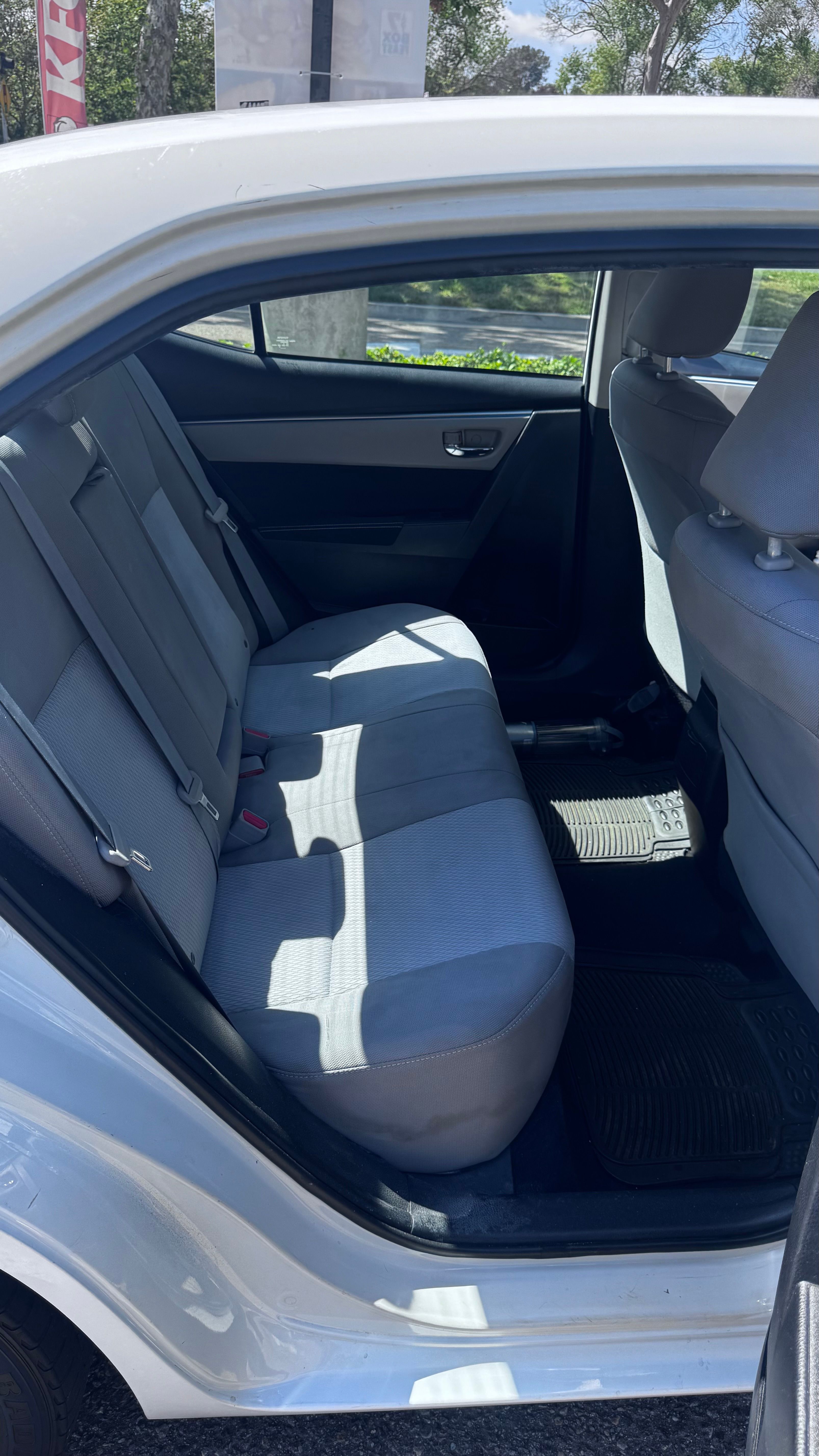 Used 2016 Toyota Corolla LE FWD image 10
