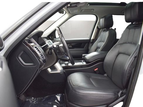 Used 2020 Land Rover Range Rover HSE image 9