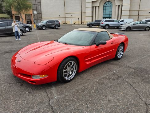 Used 1998 Chevrolet Corvette Convertible image 8
