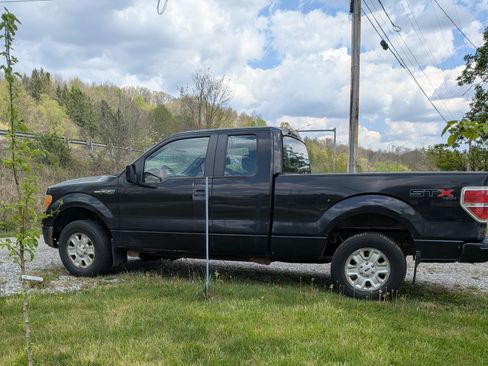 Used 2010 Ford F150 STX AWD/4WD image 1