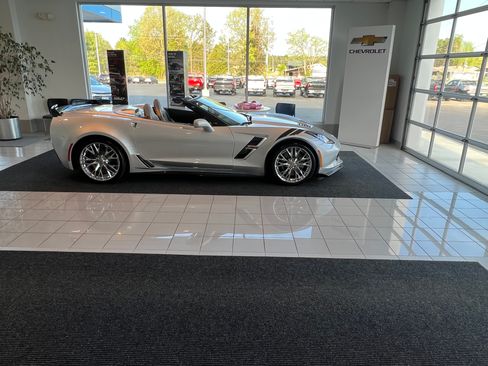 Used 2019 Chevrolet Corvette Grand Sport image 1