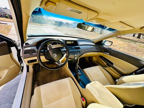 Used 2010 Honda Accord LX image 8