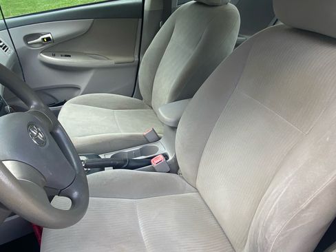 Used 2010 Toyota Corolla LE w/ LE EVP Pkg #1 FWD image 5