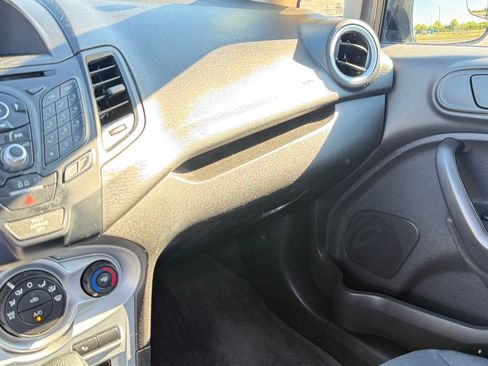 Used 2018 Ford Fiesta SE FWD image 10