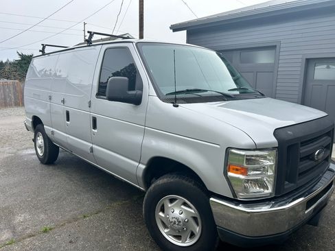 Used 2012 Ford E-250 and Econoline 250 Van 3D w/ Commercial Cargo Van Pkg image 13
