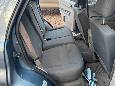Used 2010 Ford Escape XLS image 4