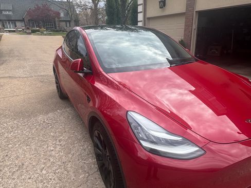 Used 2021 Tesla Model Y Long Range image 13