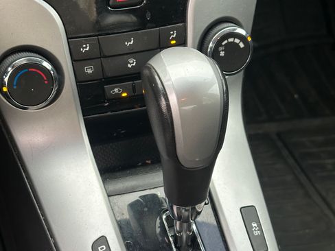 Used 2012 Chevrolet Cruze LT image 5