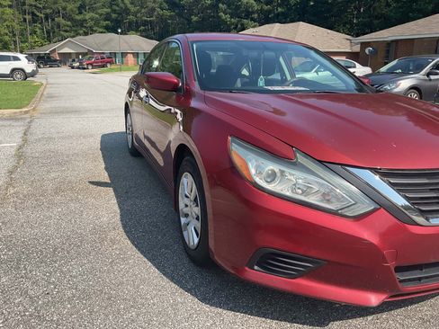 Used 2016 Nissan Altima 2.5 S w/ Power Driver Seat Package FWD image 4