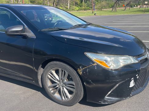 Used 2015 Toyota Camry SE FWD image 13