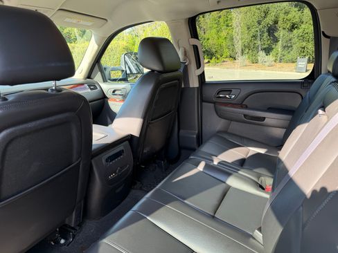 Used 2011 Chevrolet Silverado 2500 LTZ w/ LTZ Plus Package image 10