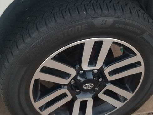 Used 2015 Toyota 4Runner Limited image 10