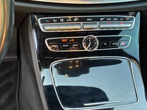Used 2017 Mercedes-Benz E 300 image 24